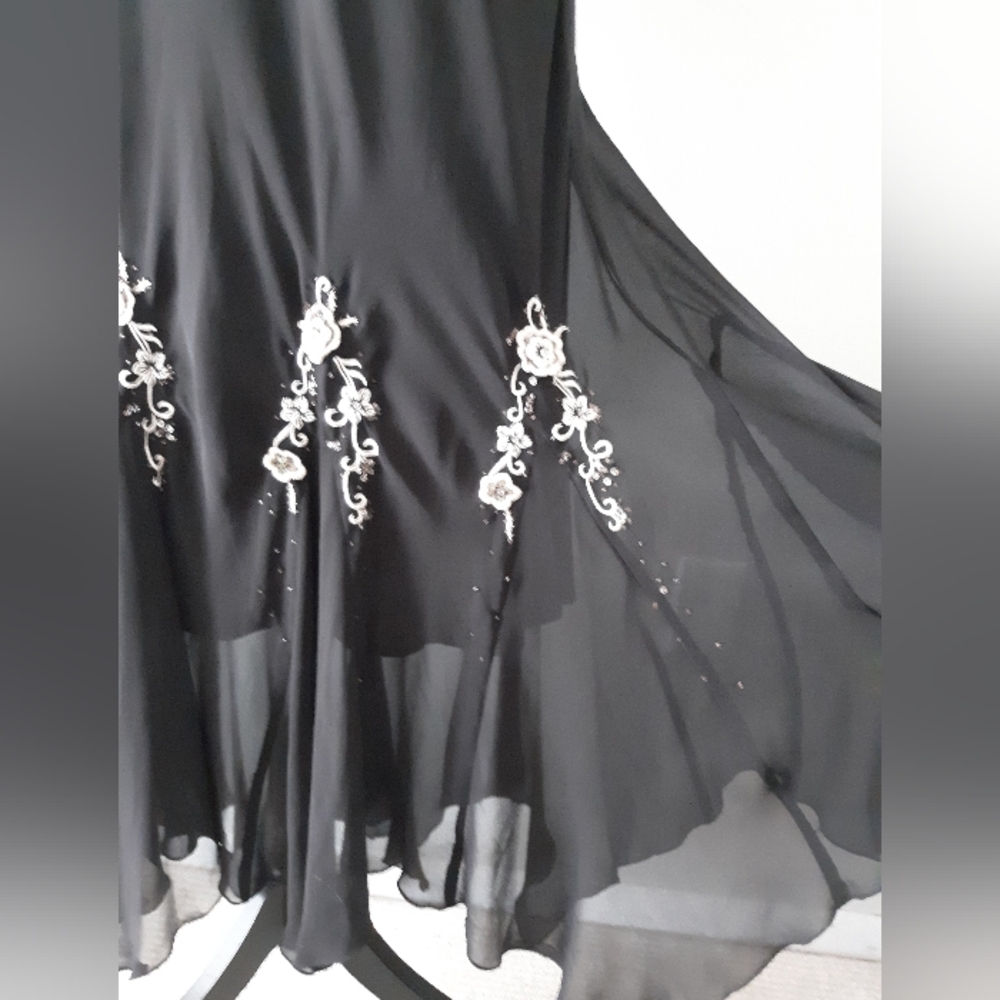 Y2K Scarlett Chiffon Beaded Midi Dress - Picture 5 of 9